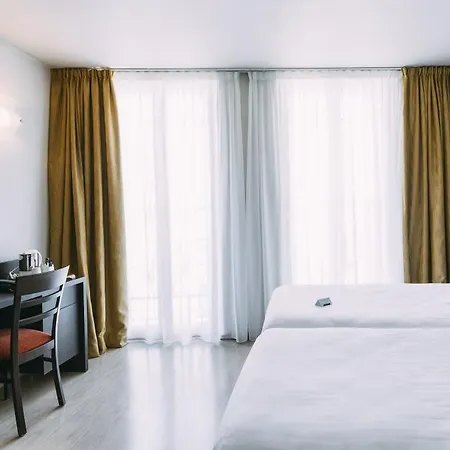 Escale Oceania Vieux Port Hotell 3*