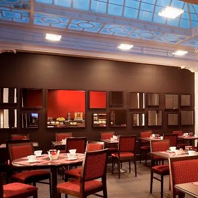 Escale Oceania Vieux Port Hotell 3*
