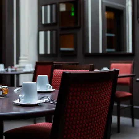 Escale Oceania Vieux Port Hotel 3*