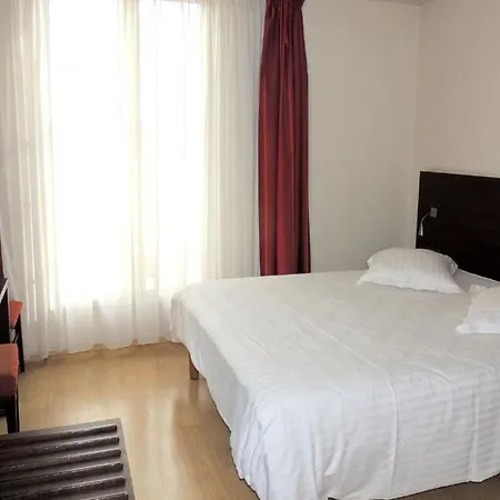 Escale Oceania Vieux Port Hotel