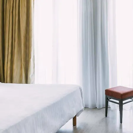 Escale Oceania Vieux Port Hotel 3*